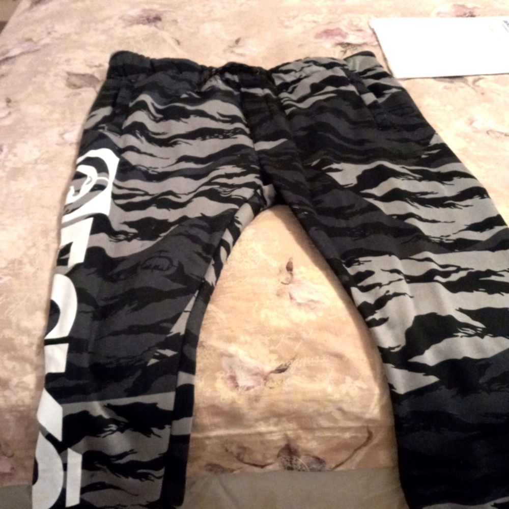 Eckō united camo sweatpants